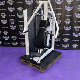 Life Fitness Signature Series Chest Press w/300 lb. Stack